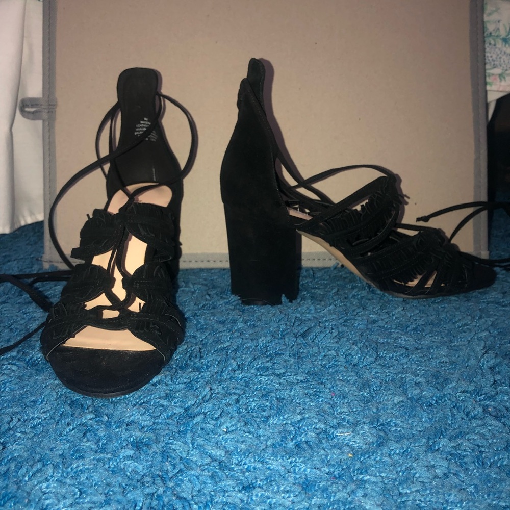 Heals - Picture 2 of 7